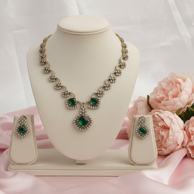 Mohini Emerald Victorian Necklace Set