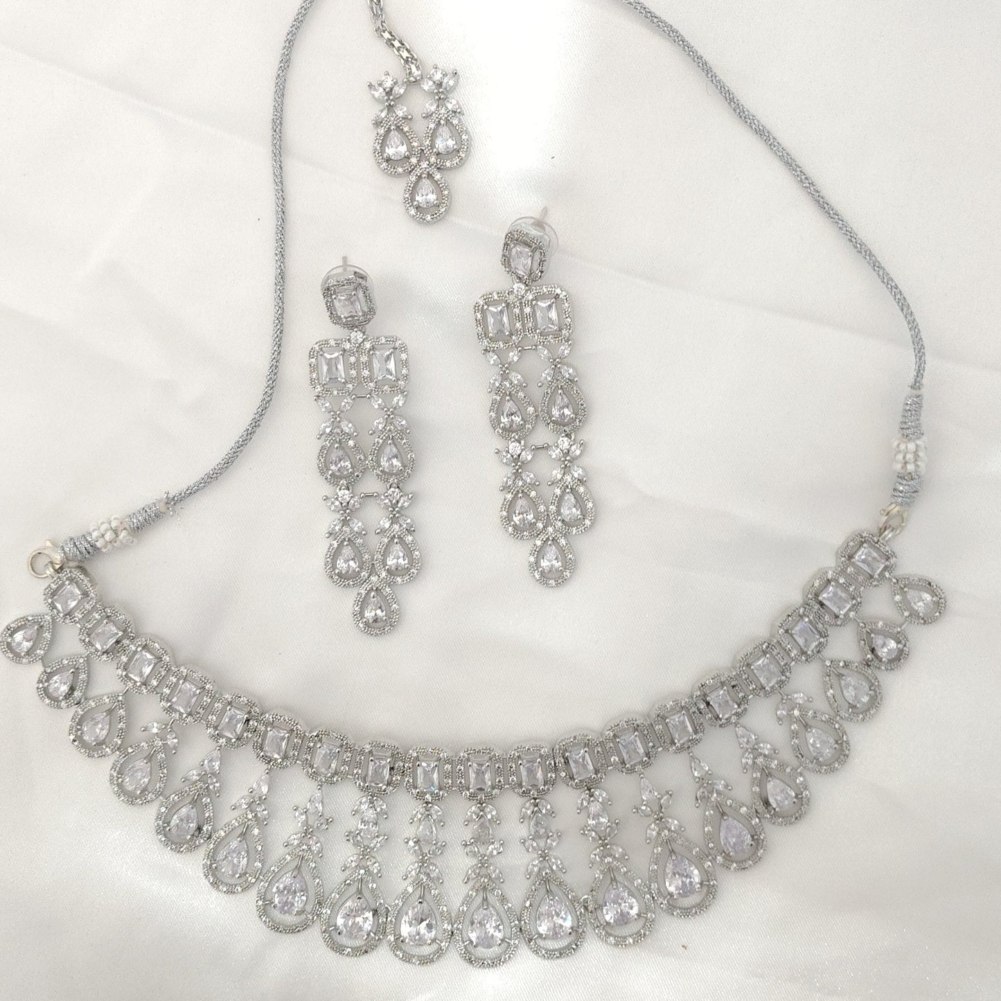 White Teardrop Necklace Set