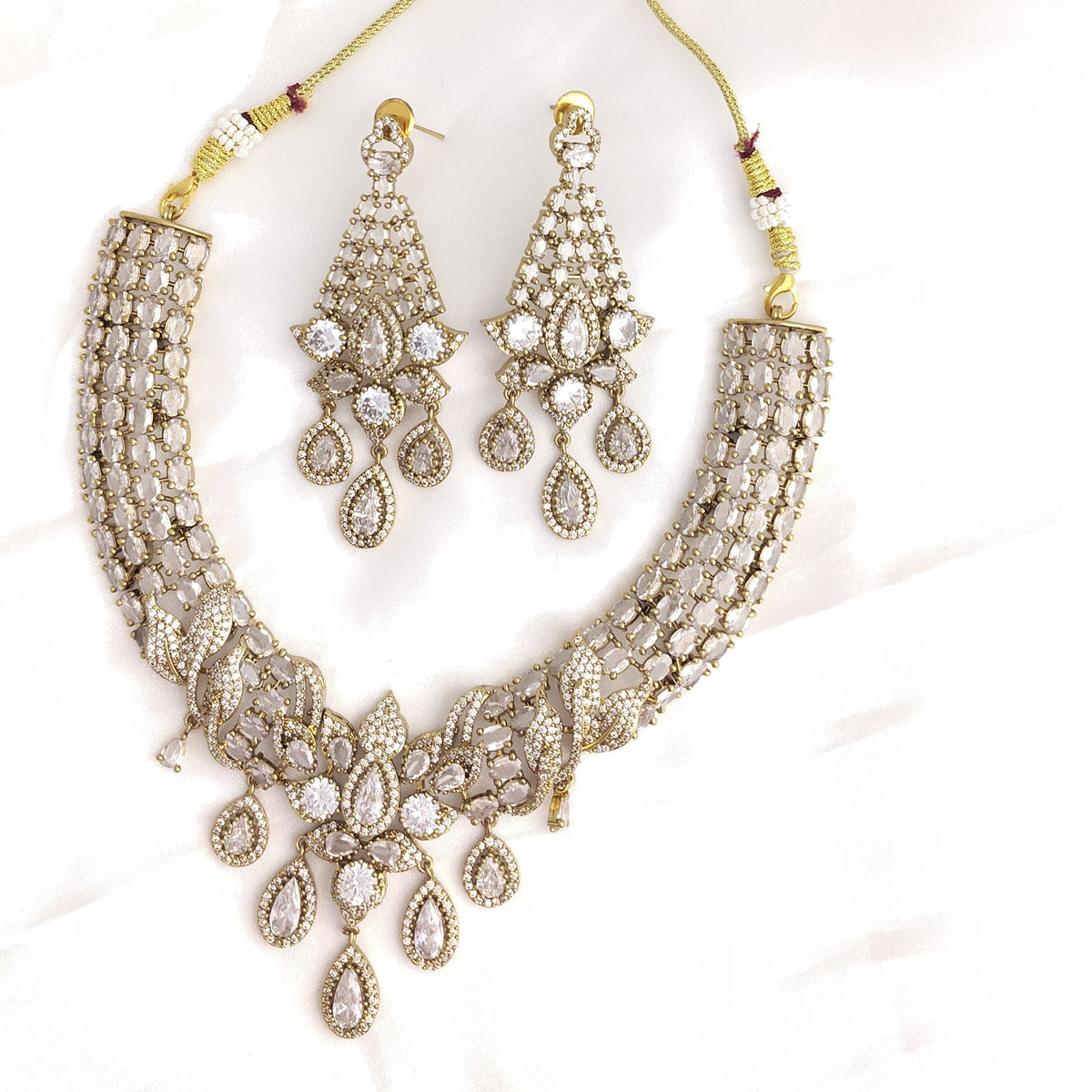 Kavya Mehndi Victorian Choker Set