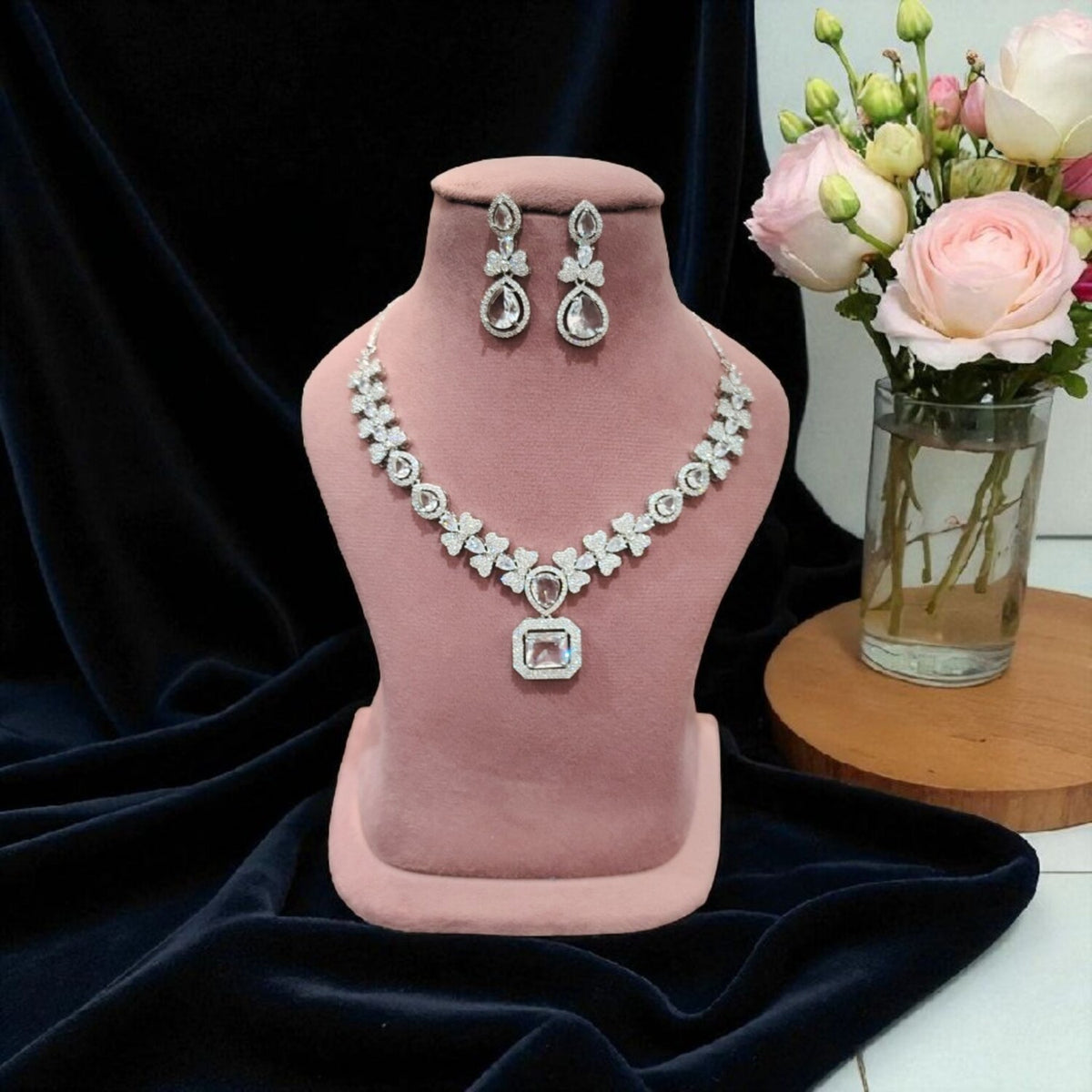 Gracia White Butterfly Necklace Set