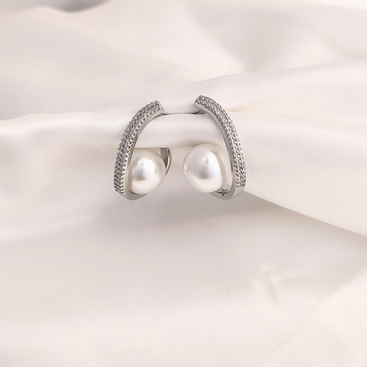 Pearl Glow Hoop Earrings