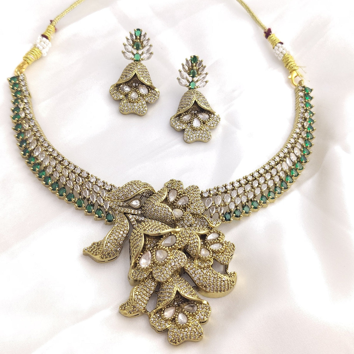 Bella Emerald Hasli Victorian Necklace Set