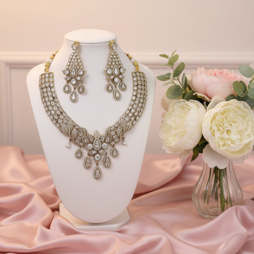 Kavya Mehndi Victorian Choker Set